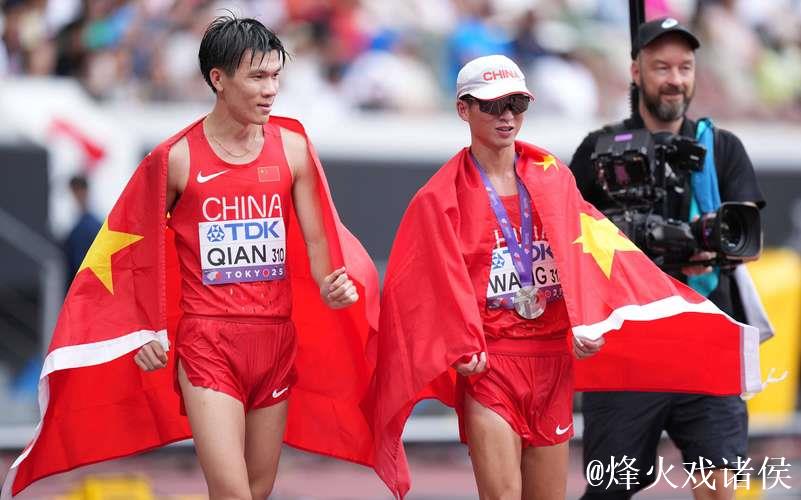 中国选手王朝朝在田径世锦赛男子20公里竞走中夺得银牌